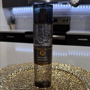 Bath & Body Works Midnight Addiction Men’s Moisturizer Mist - Black and Gold